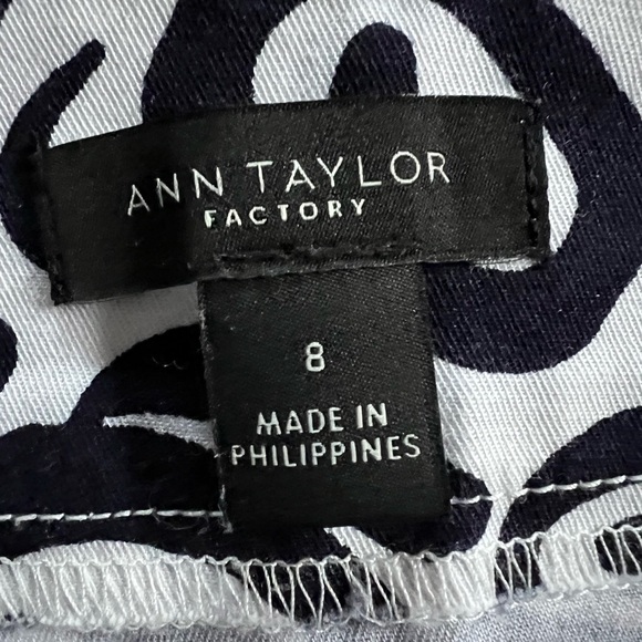 Ann Taylor Factory Skirt, Navy Blue and White abstract print, Size 8. - Picture 4 of 5